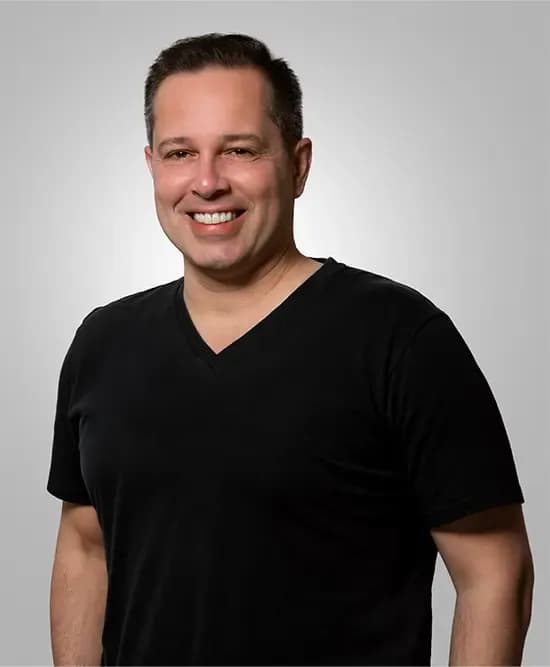 Porträt von Reza, Geschäftsführer und Senior Art Director bei Visual Conversion