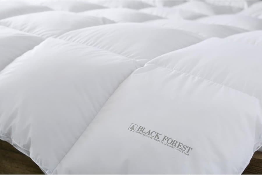 OBB Black Forest Daunendecke mit Steppkassetten Detailansicht